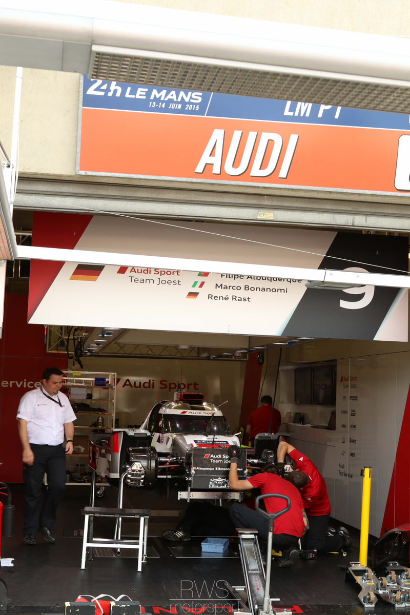 Illustration for article titled Le Mans Pits and Paddock